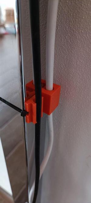 Vertical Cable clip