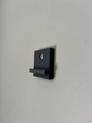 Picture hanger for slot-type hanging situations