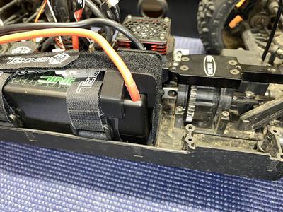 Lipo balance plug protector (when it's in the middle)