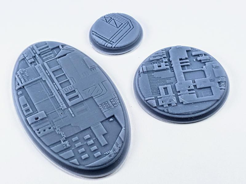 33 Piece Base Set: Cyber Hacker