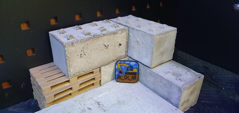 RC-DC-NI Excavator magnet/badge