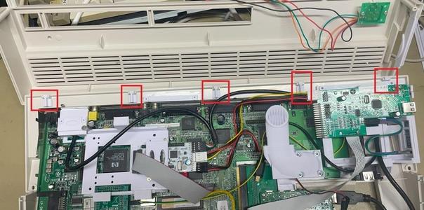 Amiga 1200 Top Lid Hook replacement