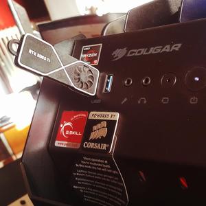 USB case GPU & keychain
