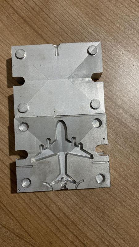 Airplane keychain plastic injection mold