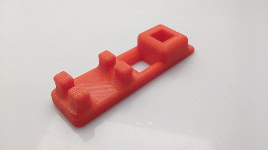 USB Plug Brace for the Wanhao Duplicator and Monoprice Maker Select 