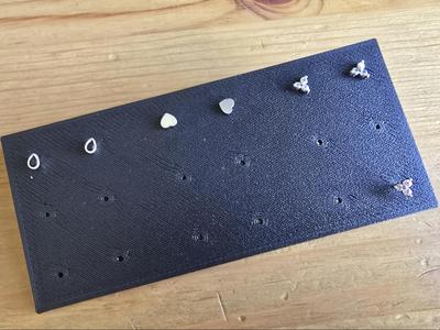Basic stud earring holder card