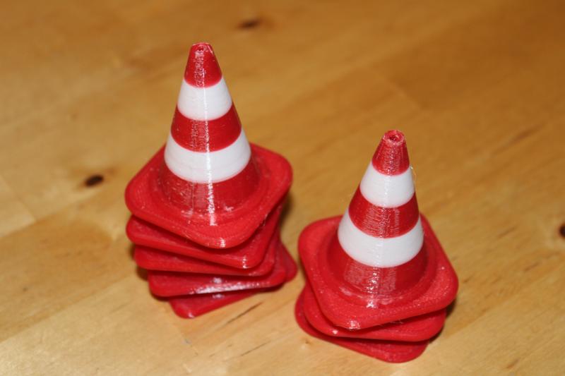 Verkehrsleitkegel RSA21 - Pylon traffic cone 1:10 scale (stackable)
