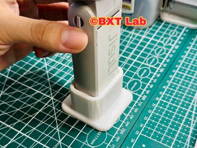 Life7 stand with charging cable slot (L adapter)