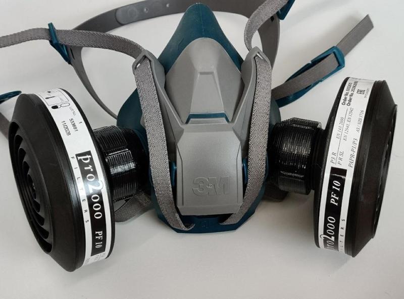 3M Respirator and Scott pro2000 (NATO40)