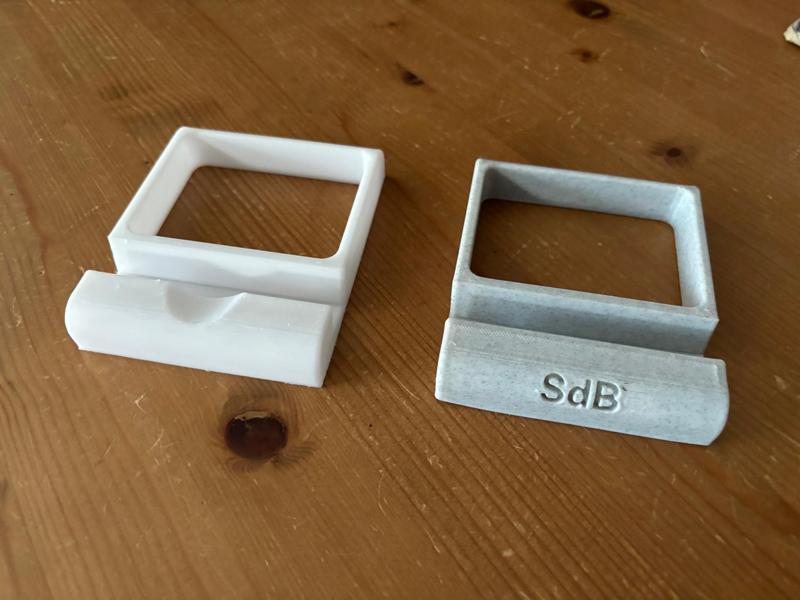 Stand for phone and tablet (with or without case) 
