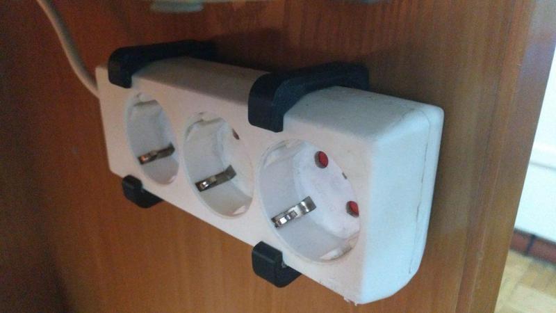 Socket holder