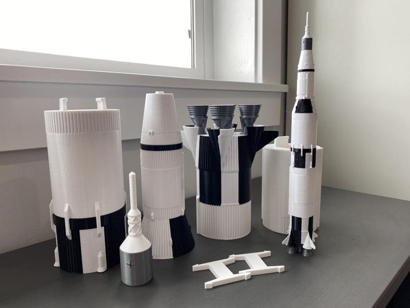 Saturn V Rocket - Multi-Color / MMU