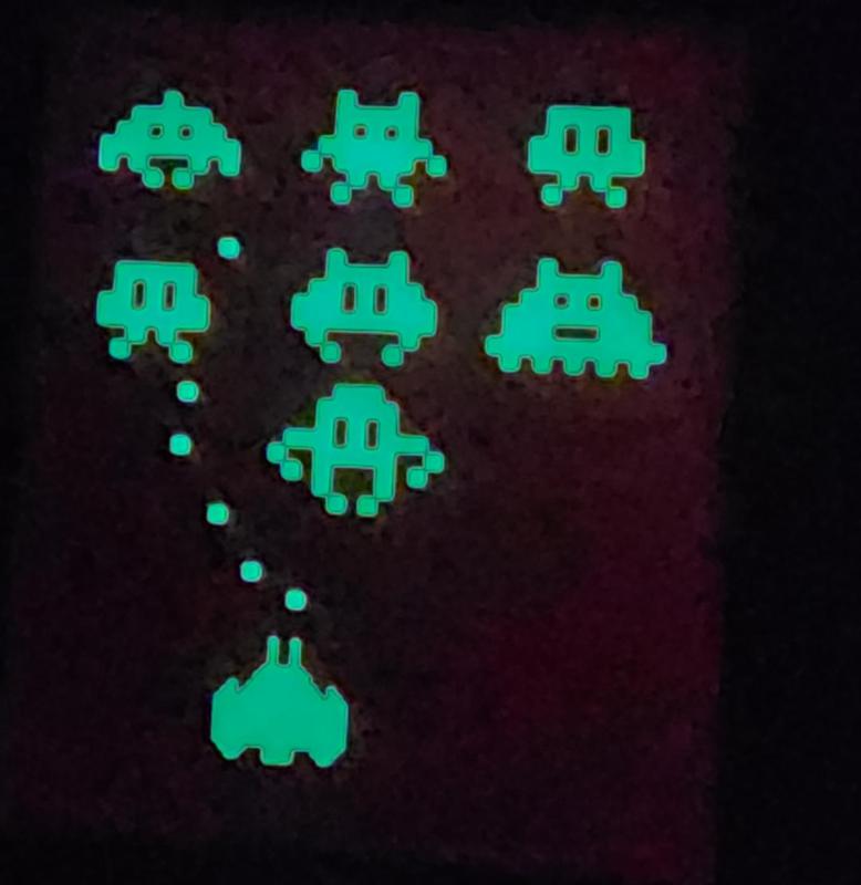 Space invaders Glow in the dark box