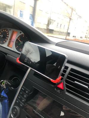 Horizontal phoneholder for Nothing Phone 2 (with case on) for car
