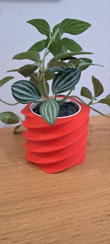 inifinite screw vase