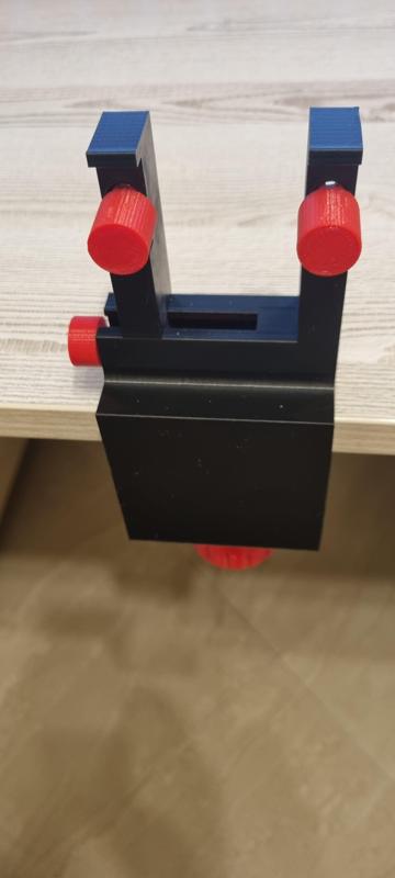 Table mounted soldering Clamp (Helping Hands)