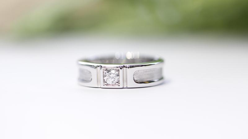 Man Wedding band Center stone 0.20 carats Ring size 55