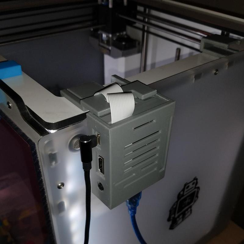 Raspberry Pi 3 A+ case, with holder for Ultimaker 2/2+