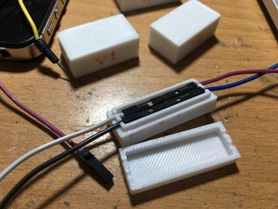 Simple waterproof cable box connector