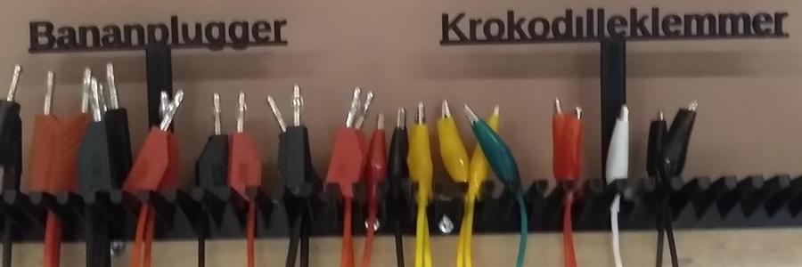 test lead holder signs