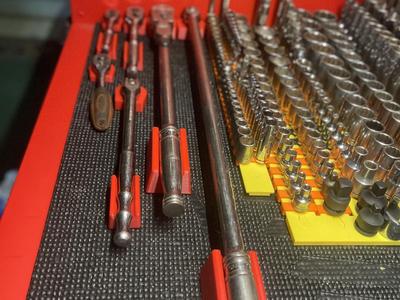 magnetic ratchet holder