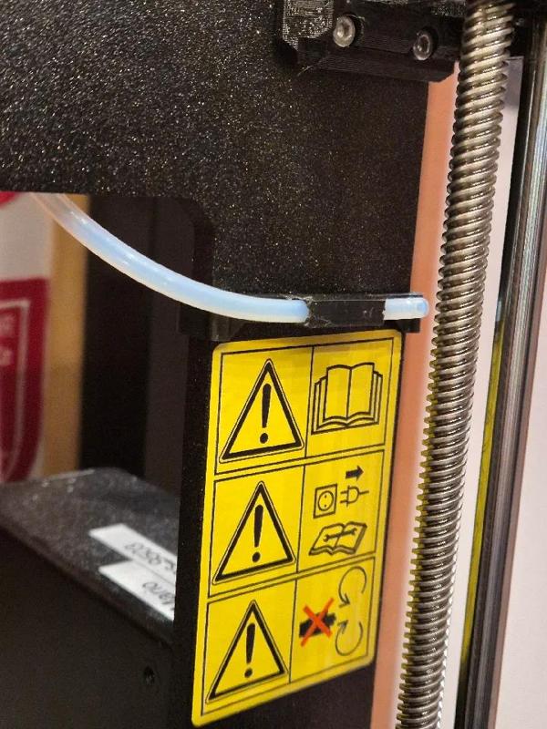 Halter für den PFT-Schlauch der MMU / Holder for the PFT hose of the MMU   