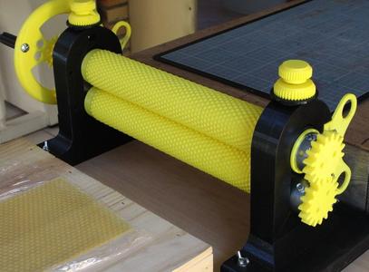 Presse manuelle cire d'abeille gaufrée / Bee wax manual foundation machine