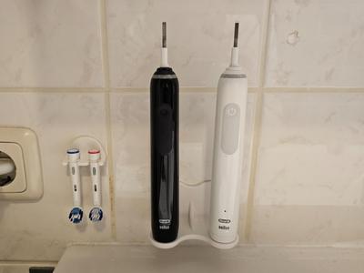 toothbrush holder with flexible peg (from 1 to 6)