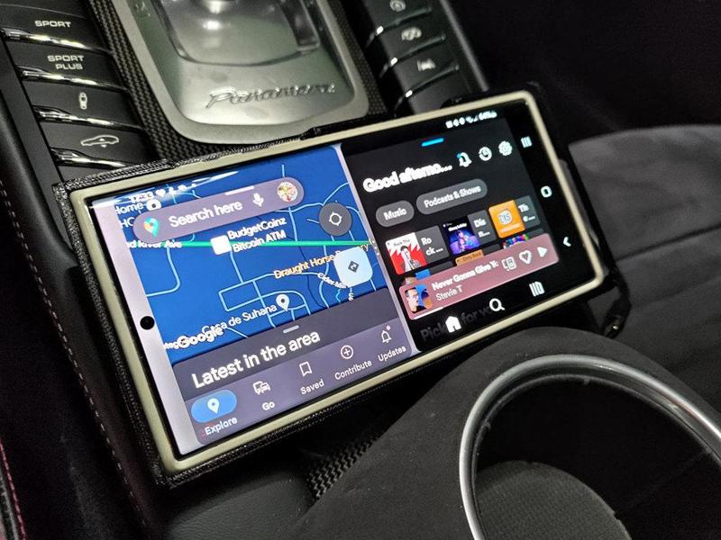 Porsche Panamera 970 Samsung Galaxy S22 Ultra (w/ Standing Protective Cover) Mount