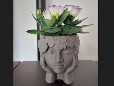Planter "Dreaming Woman"
