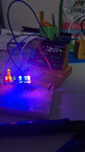 60° Uno Stand For Gridfinity (ports on Left)v2.stl