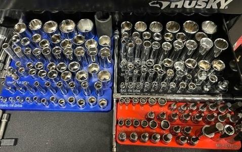 Socket trays with sizes