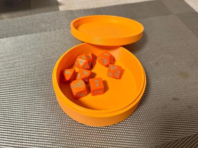 Threaded Circular Dice Box
