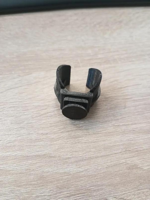 Držák baterky PELI 3335R na přilbu dräger   