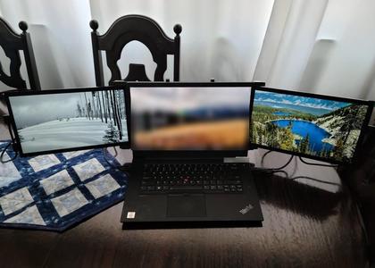 Triple Laptop Monitor