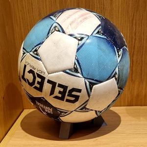 Ball Stand