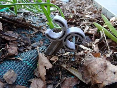 Gardena style - Dual bracket / support - Pipeline 13mm