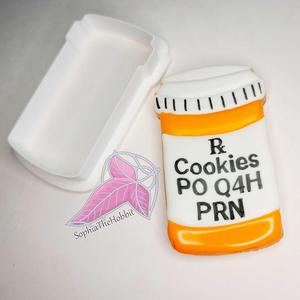 Pill bottle cookie cutter