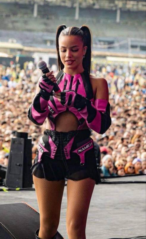 Bust of María Becerra: The Babe from Argentina / Statue