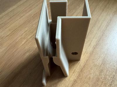 Right and left screen door stopper