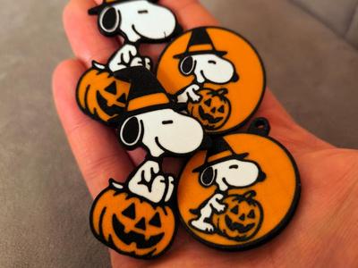 Halloween like Snoopy magnets and keychain