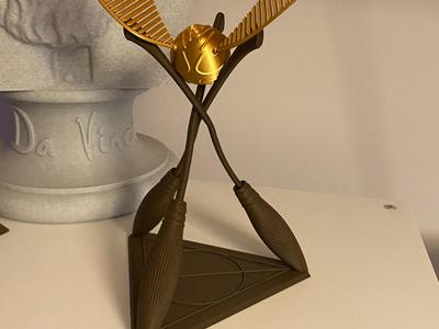Golden Snitch Potterhead Stand