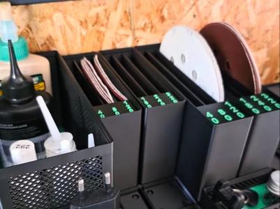 Gridfinity sandpaper holder with divider (Ro&Tr)