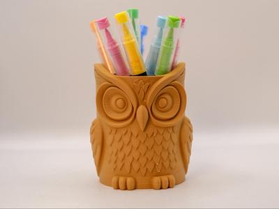 Owl-shaped pen cup - realistic version no. 1