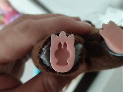 Glowing  Foot (Glow-in-the-Dark)  labu bubu