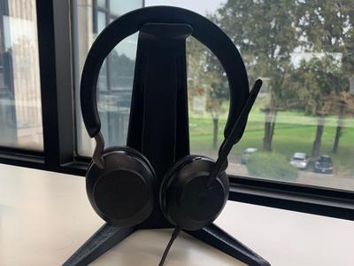Topologically Optimized Headphone Stand