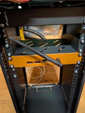 Raspberry Pi CM 5 IO Board 10-inch rack mount