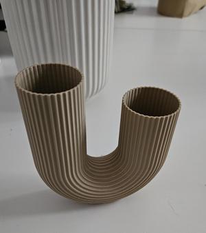Modern U-shaped vase