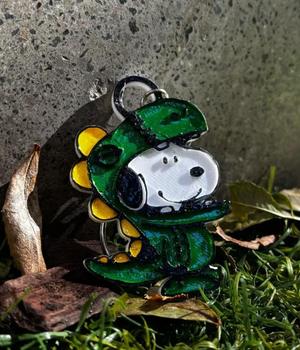 snoopy dinosaur keychain