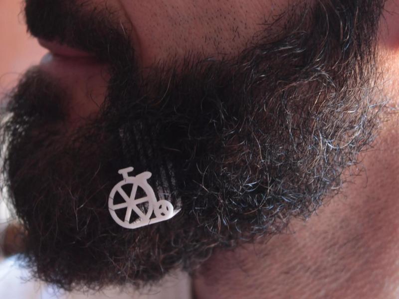 Old bike for beard - lateral wearing
